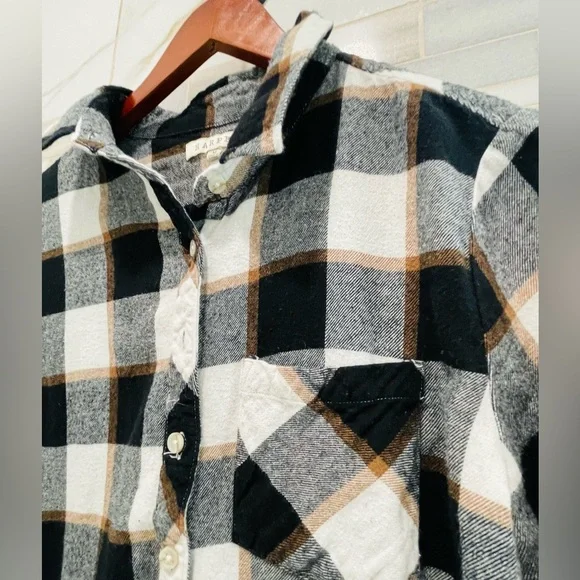 Harper Size medium Buffalo Plaid Button Up Tie Front Chest Pocket Flannel Shirt - Picture 4 of 8